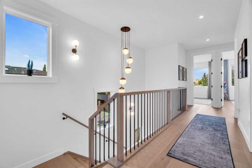 2032 37 Avenue Sw, Calgary, AB - Indoor Photo Showing Other Room