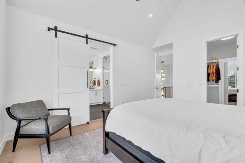 2032 37 Avenue Sw, Calgary, AB - Indoor Photo Showing Bedroom