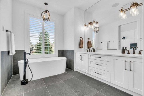 2032 37 Avenue Sw, Calgary, AB - Indoor