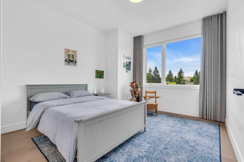 2032 37 Avenue Sw, Calgary, AB - Indoor Photo Showing Bedroom