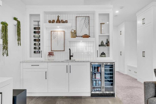2032 37 Avenue Sw, Calgary, AB - Indoor