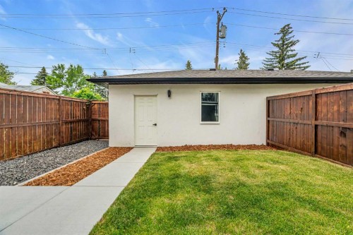 2032 37 Avenue Sw, Calgary, AB - Outdoor
