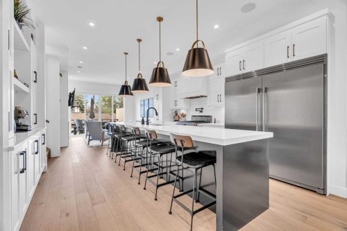 2032 37 Avenue Sw, Calgary, AB - Indoor Photo Showing Kitchen With Upgraded Kitchen