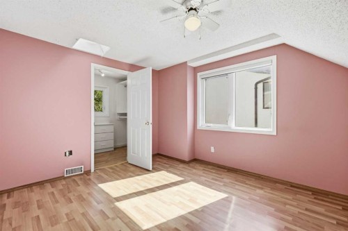 806 Radford Road Ne, Calgary, AB - Indoor Photo Showing Other Room