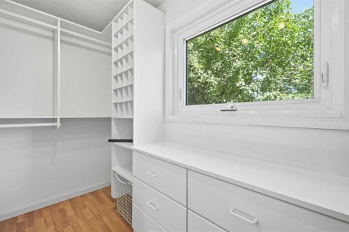 806 Radford Road Ne, Calgary, AB - Indoor