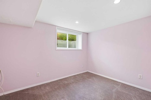 806 Radford Road Ne, Calgary, AB - Indoor Photo Showing Other Room