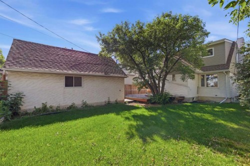 806 Radford Road Ne, Calgary, AB - Outdoor