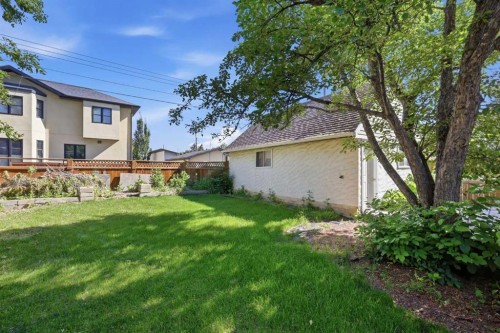 806 Radford Road Ne, Calgary, AB - Outdoor
