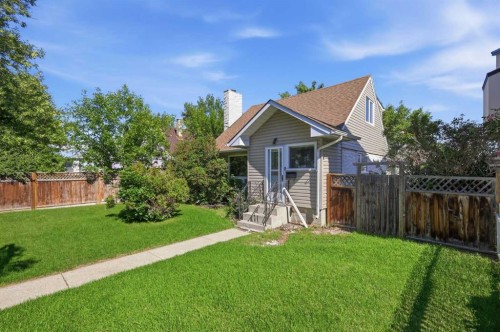 806 Radford Road Ne, Calgary, AB - Outdoor