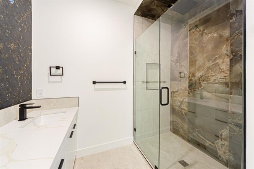 2028 36 Street Sw, Calgary, AB - Indoor Photo Showing Bathroom