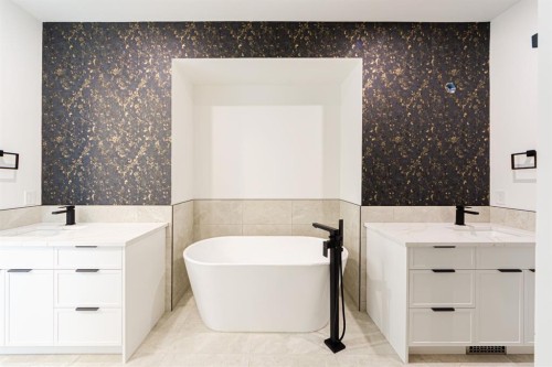 2028 36 Street Sw, Calgary, AB - Indoor Photo Showing Bathroom