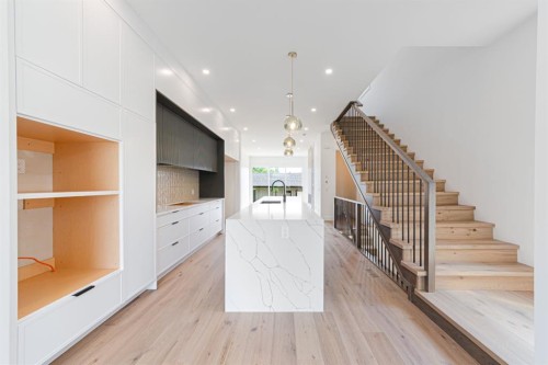 2028 36 Street Sw, Calgary, AB - Indoor