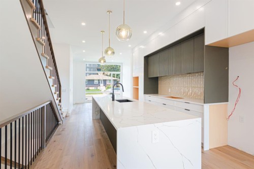2028 36 Street Sw, Calgary, AB - Indoor Photo Showing Other Room