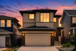 62 Evansfield Green NW Calgary, AB T3P 1J9