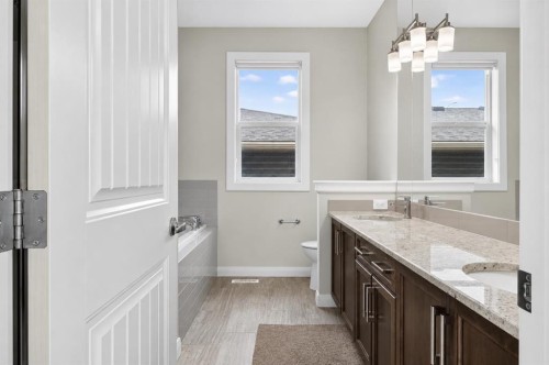 62 Evansfield Green Nw, Calgary, AB - Indoor Photo Showing Bathroom