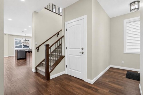62 Evansfield Green Nw, Calgary, AB - Indoor Photo Showing Other Room