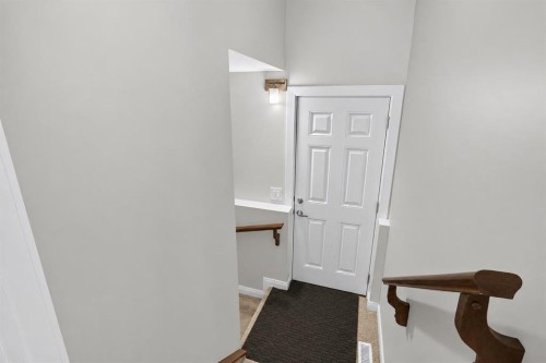 62 Evansfield Green Nw, Calgary, AB - Indoor Photo Showing Other Room