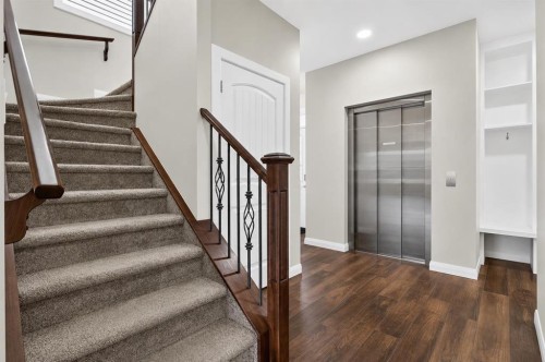 62 Evansfield Green Nw, Calgary, AB - Indoor Photo Showing Other Room
