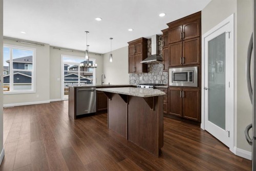 62 Evansfield Green Nw, Calgary, AB - Indoor Photo Showing Kitchen With Upgraded Kitchen