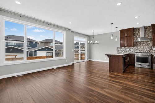 62 Evansfield Green Nw, Calgary, AB - Indoor Photo Showing Kitchen With Upgraded Kitchen
