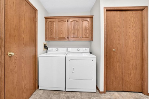 3 Parklane Place, Strathmore, AB - Indoor Photo Showing Laundry Room