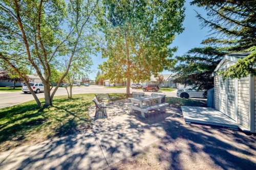 3 Parklane Place, Strathmore, AB - Outdoor