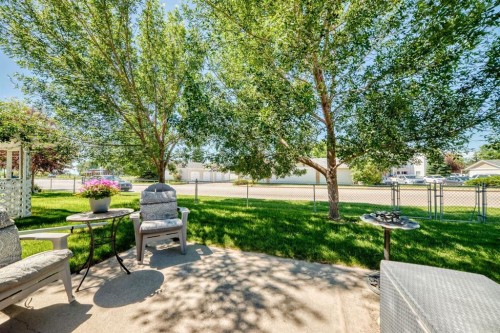 3 Parklane Place, Strathmore, AB - Outdoor