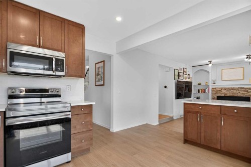 51 Millbank Court Sw, Calgary, AB - Indoor Photo Showing Kitchen