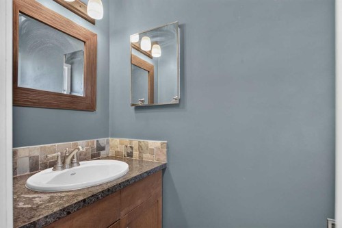 51 Millbank Court Sw, Calgary, AB - Indoor Photo Showing Bathroom