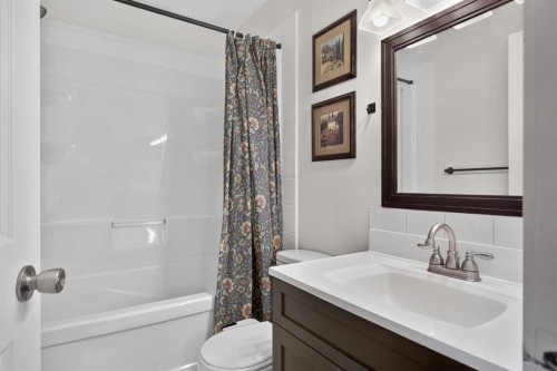 51 Millbank Court Sw, Calgary, AB - Indoor Photo Showing Bathroom