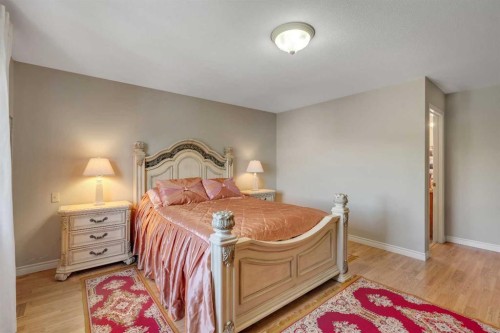 84 Willowbrook Crescent Nw, Airdrie, AB - Indoor Photo Showing Bedroom