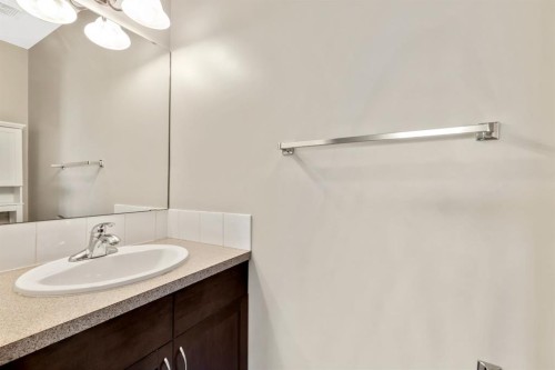 148 Hillcrest Boulevard, Strathmore, AB 