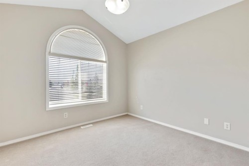 148 Hillcrest Boulevard, Strathmore, AB 