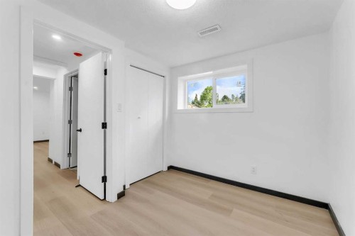 4108 13 Avenue Ne, Calgary, AB - Indoor Photo Showing Other Room