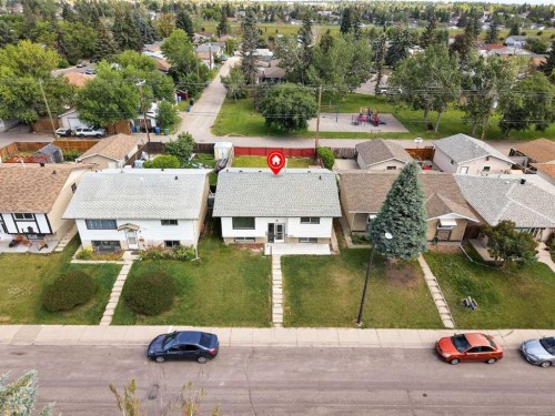 4108 13 Avenue Ne, Calgary, AB - Outdoor