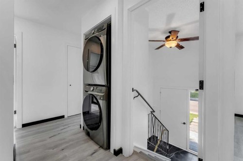 4108 13 Avenue Ne, Calgary, AB - Indoor Photo Showing Laundry Room