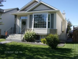 55 Eversyde Green SW Calgary, AB T2Y 5C7