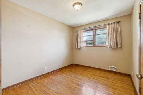 3103 13 Avenue Sw, Calgary, AB - Indoor Photo Showing Other Room
