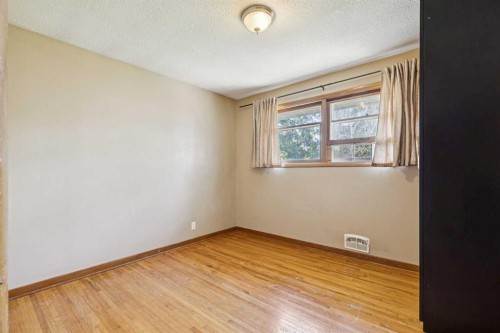 3103 13 Avenue Sw, Calgary, AB - Indoor Photo Showing Other Room
