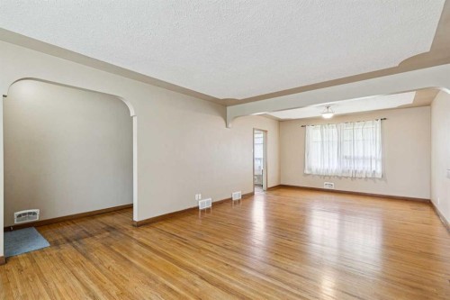 3103 13 Avenue Sw, Calgary, AB - Indoor Photo Showing Other Room