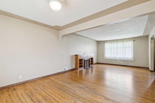 3103 13 Avenue Sw, Calgary, AB - Indoor Photo Showing Other Room
