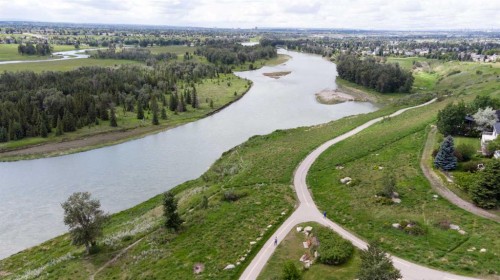210 Mt Douglas Court Se, Calgary, AB 