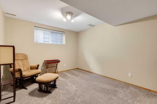 209 Coventry Circle Ne, Calgary, AB 