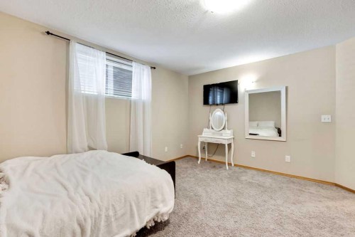 209 Coventry Circle Ne, Calgary, AB 