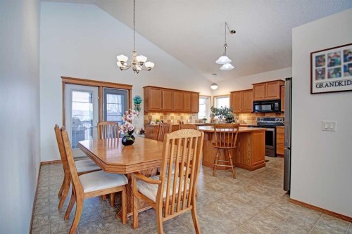 49 Thornfield Close Se, Airdrie, AB - Indoor Photo Showing Dining Room