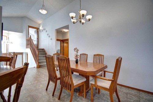 49 Thornfield Close Se, Airdrie, AB - Indoor Photo Showing Dining Room