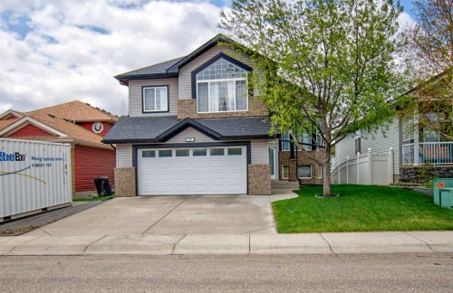 49 Thornfield Close SE Airdrie, AB T4A 2K7