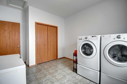 49 Thornfield Close Se, Airdrie, AB - Indoor Photo Showing Laundry Room