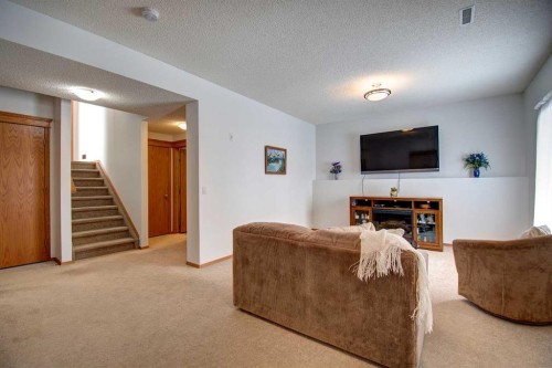49 Thornfield Close Se, Airdrie, AB - Indoor