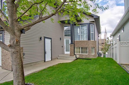 49 Thornfield Close Se, Airdrie, AB - Outdoor